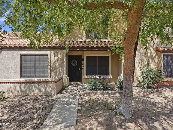 2nd image of 921 W UNIVERSITY Drive #1096