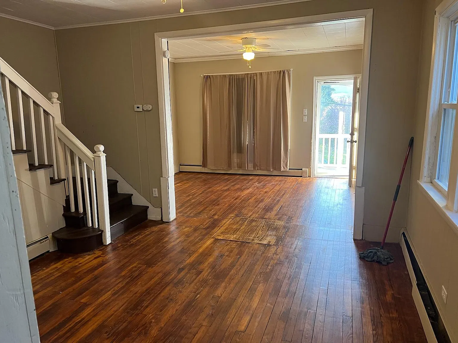 3 bed, 1275 sqft, $1,420 — Photo 3