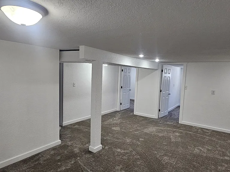 150 E 1100 N — Photo 20