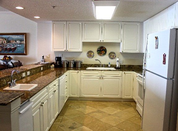 Spacious kitchen