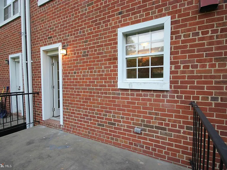2832 S Wakefield St #C — Photo 20