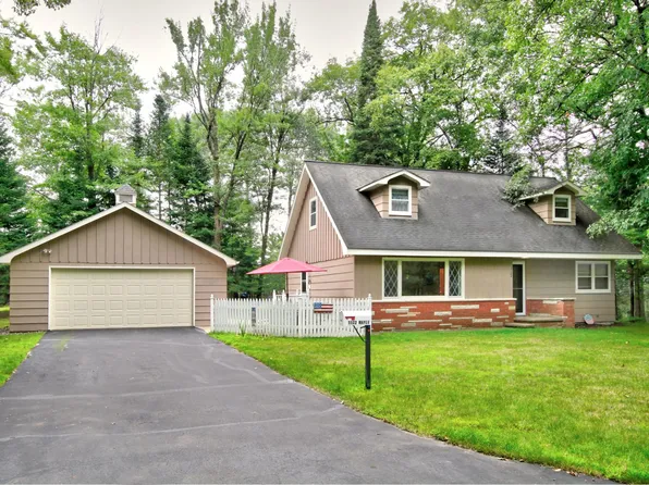 1122 E Maple St, Eagle River, WI 54521