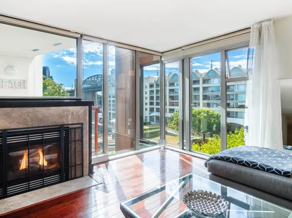990 Beach Ave #503, Vancouver, BC V6Z 2N9