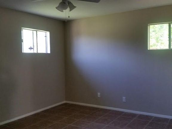 4th image of 1820 Charles Cir