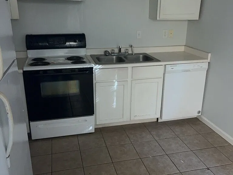 2 bed, 1.5 bath, $1,000 — Photo 4