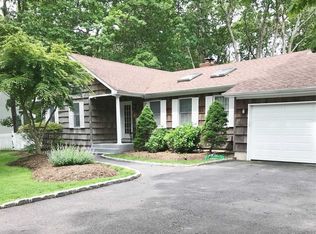 11 Matthews Dr, Speonk, NY 11972