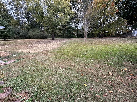 4th image of 2330 Hollie Ln