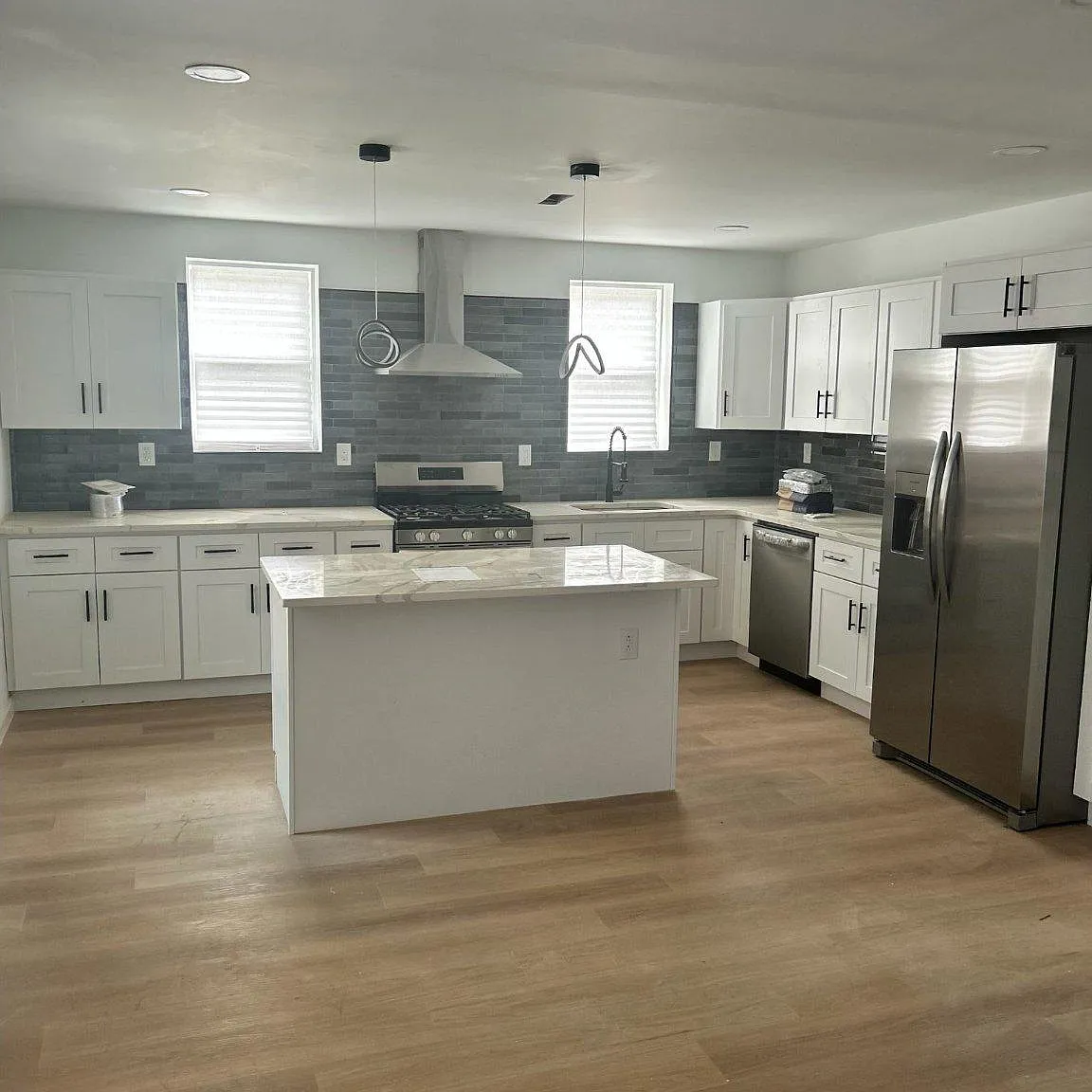 3 bed, 4.0 bath, 1474 sqft, $2,800 — Photo 4