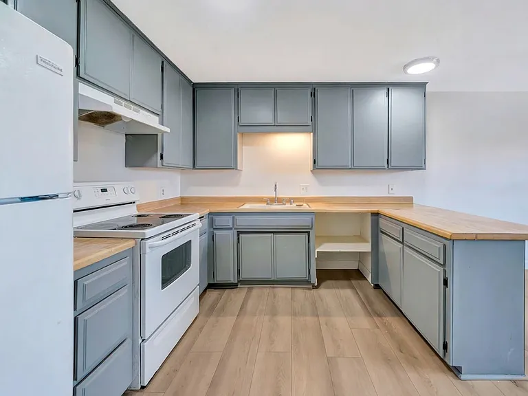 6003 Craner Ave #4 — Photo 11