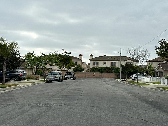 4th image of 4781 Ashbury Ave