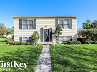 321 N Summit Ave, Villa Park, IL 60181