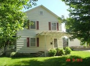 214 Miami St, Hiawatha, KS 66434