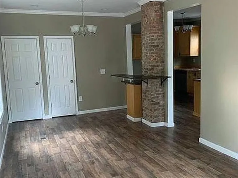 595 Seward St — Photo 3