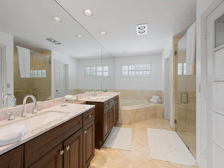 11875 Pebblewood Dr #201 — Photo 28