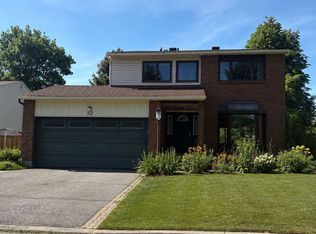 32 Sage Cres, Ottawa, ON K2J 1T4