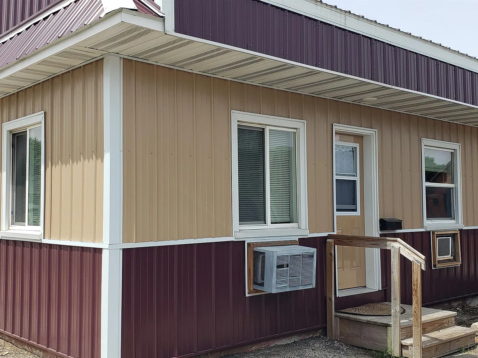 109 W Clifton St — Photo 1