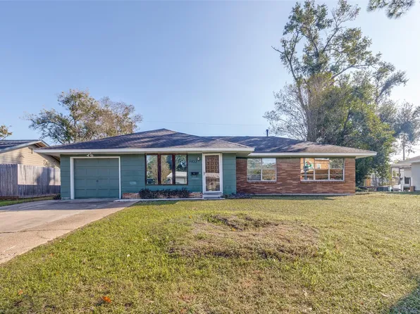 5822 Black Gum Dr, Houston, TX 77092
