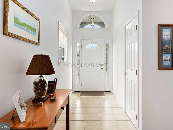 Spacious Foyer