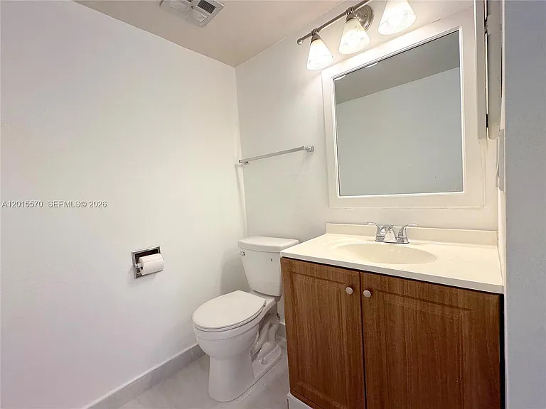 20400 W Country Club Dr #209 — Photo 19