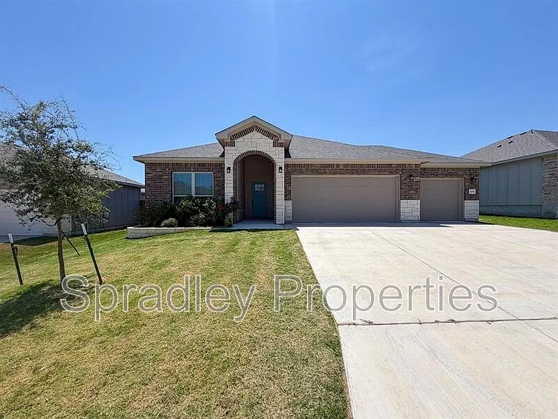 4 bed, 3.0 bath, 1789 sqft, $2,195 — Photo 2