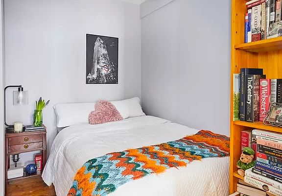 5th image of 405 W 23rd St APT 3L