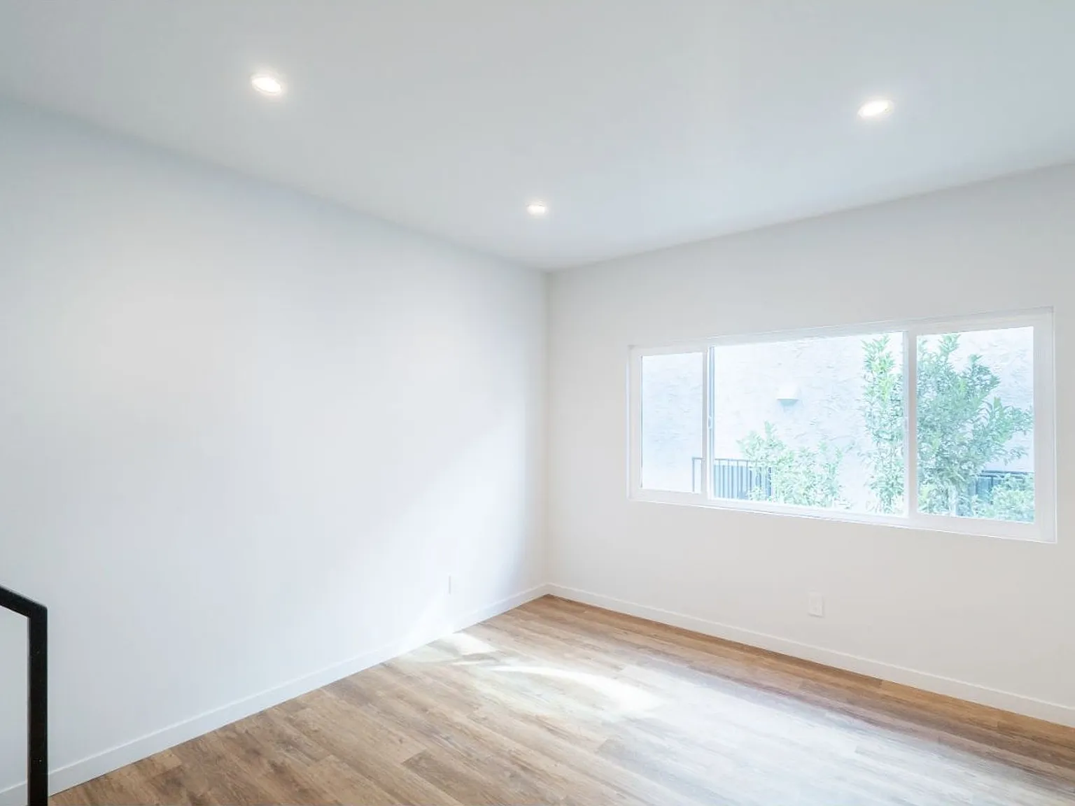 6120 Eleanor Ave — Photo 4