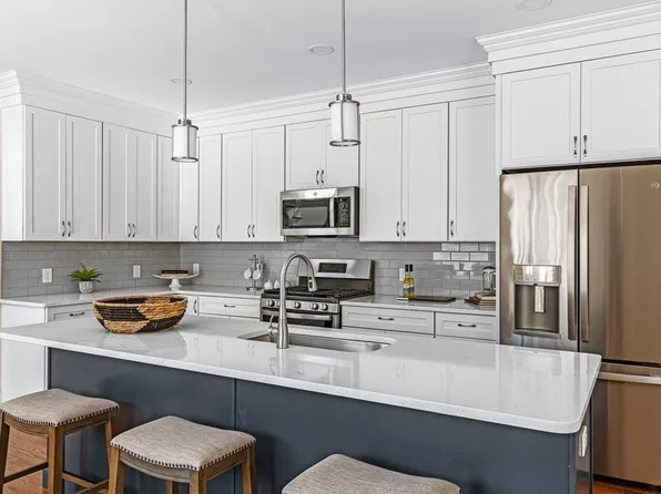 61 Weber Farm Rd #61, Wrentham, MA 02093