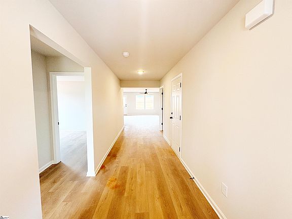 2nd image of 601 S Mountainview Rd #2