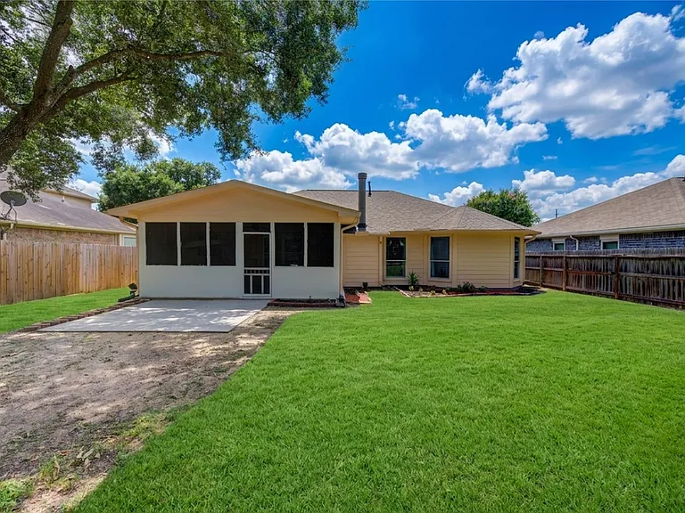 7302 Greenwood Point Dr — Photo 41