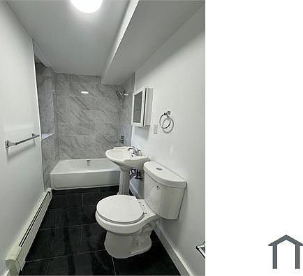 4th image of 55 Willoughby St #B