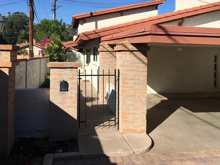 1909 E Orange Dr — Photo 9