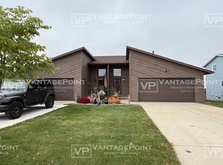 860 Phasianus St, Green Bay, WI 54311
