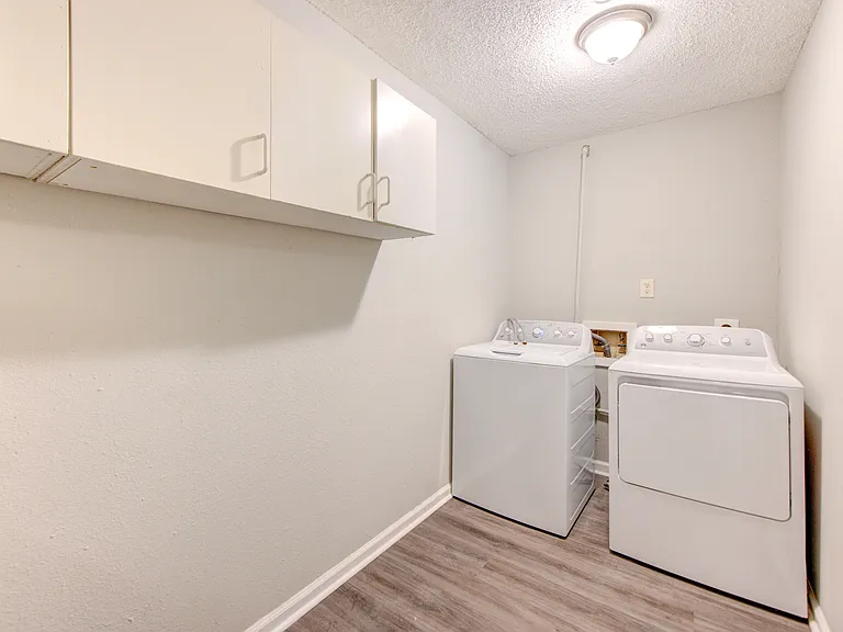 4106 California Ave — Photo 6