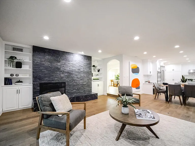 4732 Del Moreno Dr — Photo 46
