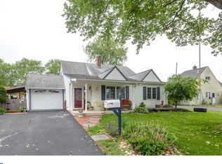 63 Huckleberry Ln, Levittown, PA