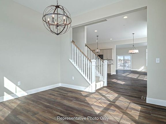 4th image of 758 Aurora Dr