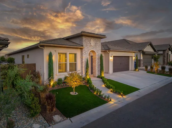11114 N Via Rimini Dr, Fresno, CA 93730