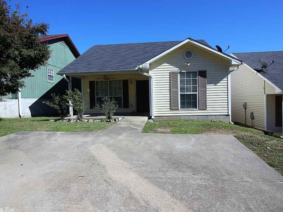 1st image of 210 Rockyreef Cir