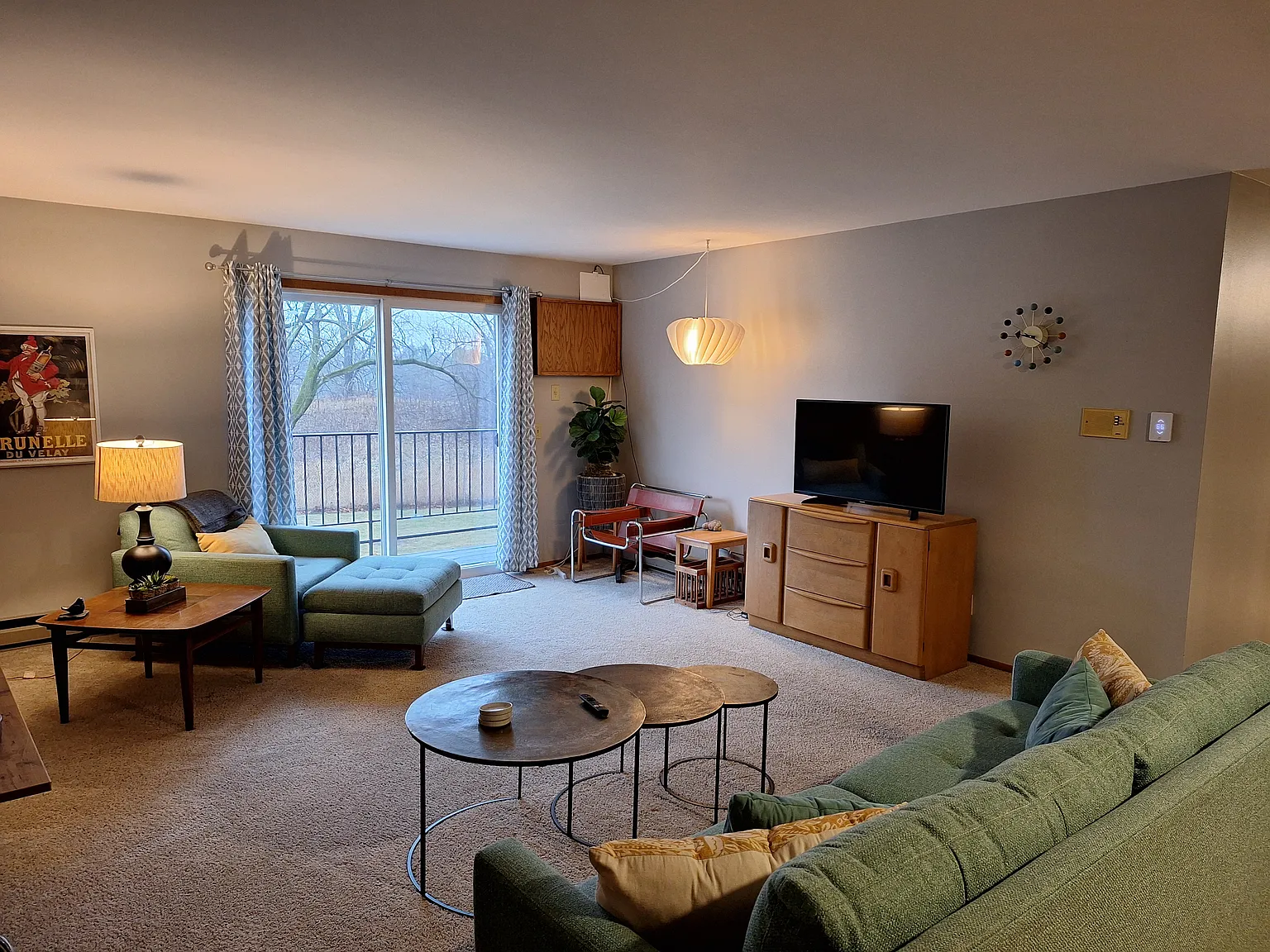 2 bed, 966 sqft, $1,950 — Photo 2