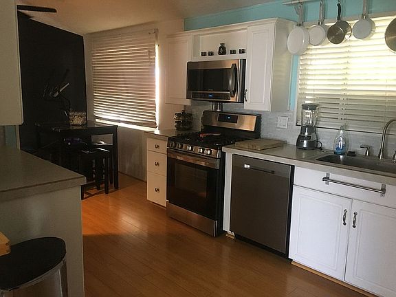 2nd image of 147 Pali Dr