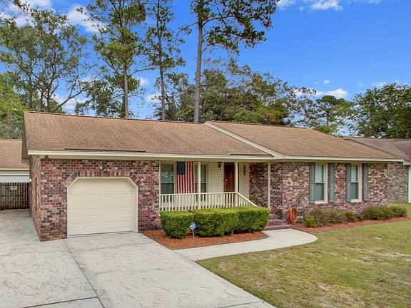 3rd image of 317 Summercourt Dr