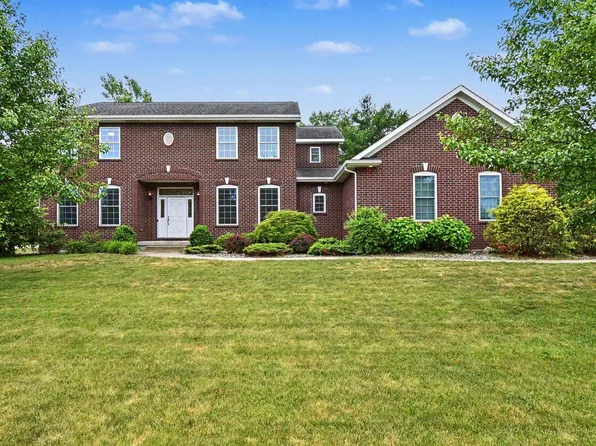 606 Shirewood Ln, Midland, MI 48642