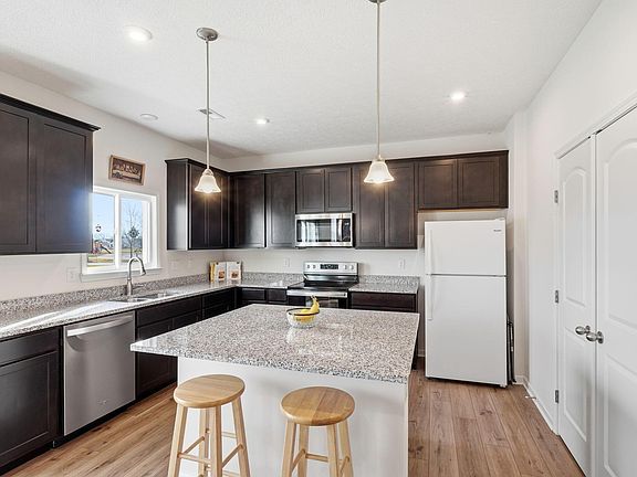 2nd image of 612 Bloomfield Ave