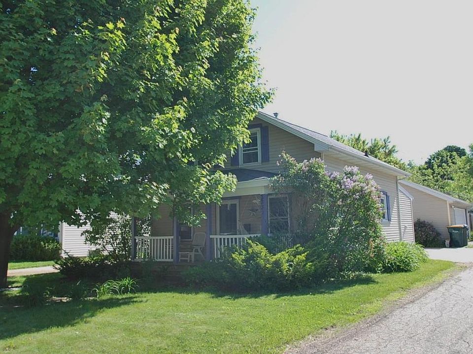 1st image of 223 S 11th Ave