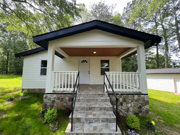 48 Yarbrough Dr, Hogansville, GA 30230