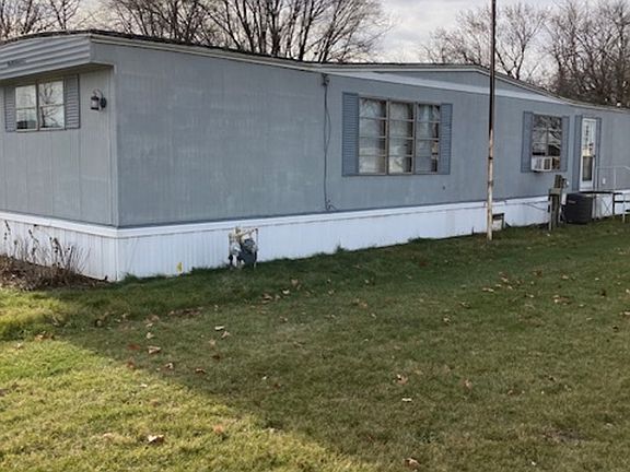 3rd image of 63 Kay Dr