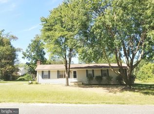 298 Clearview Dr, Colonial Beach, VA 22443