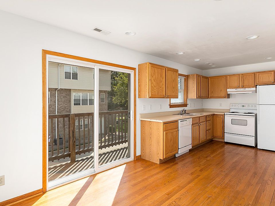 Kitchen view from doorway.
