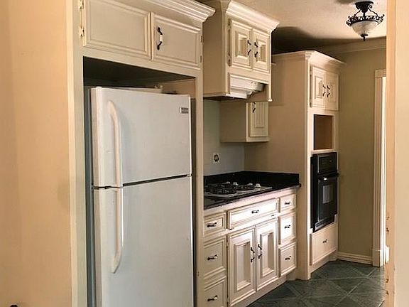 5th image of 1600 Buena Vista Dr