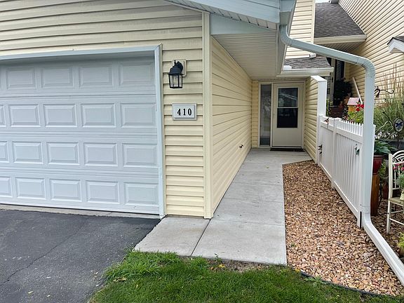 2nd image of 410 Pleasure Creek Dr NE